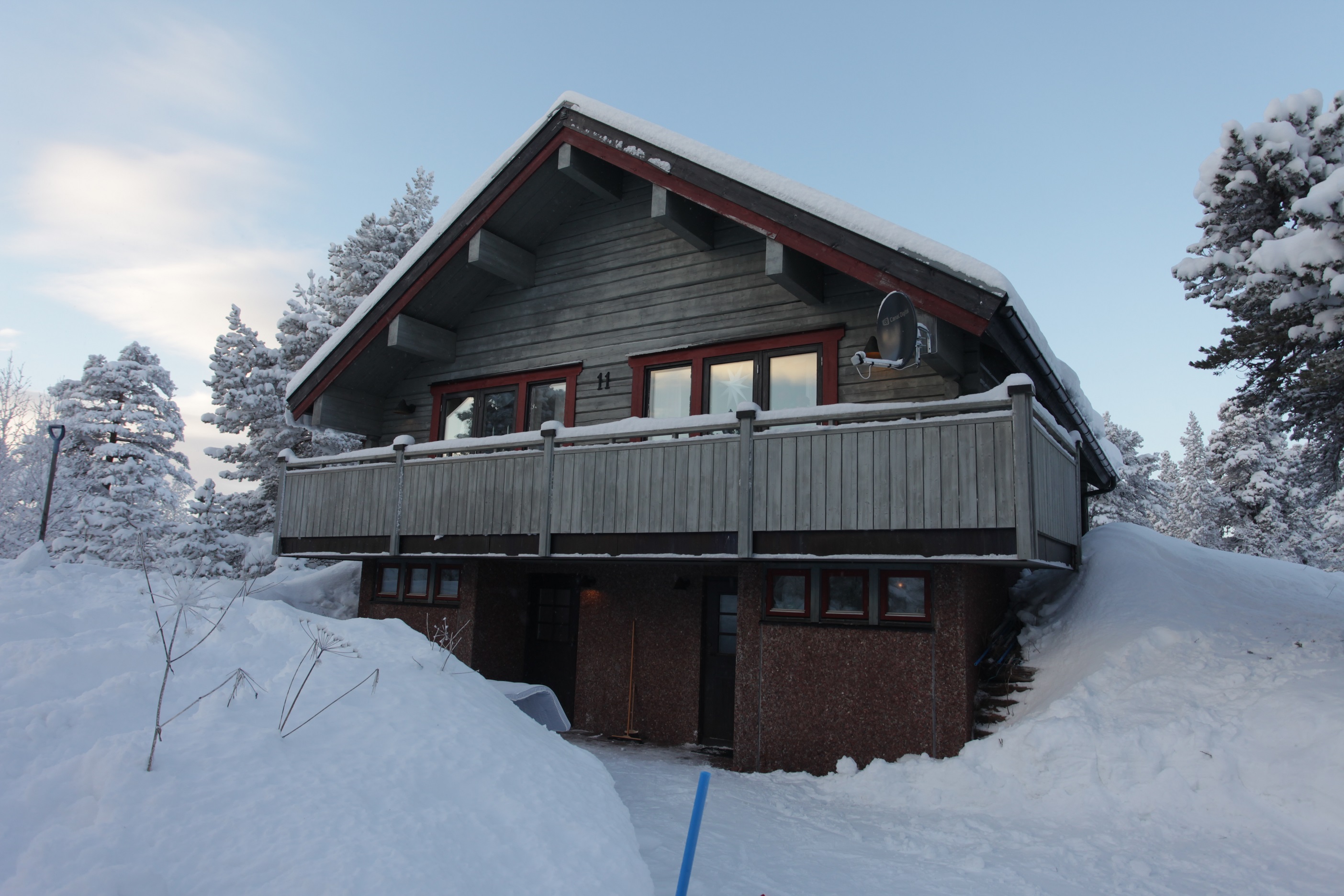 En bild på stuga A83, Rosettstigen 11 vänster