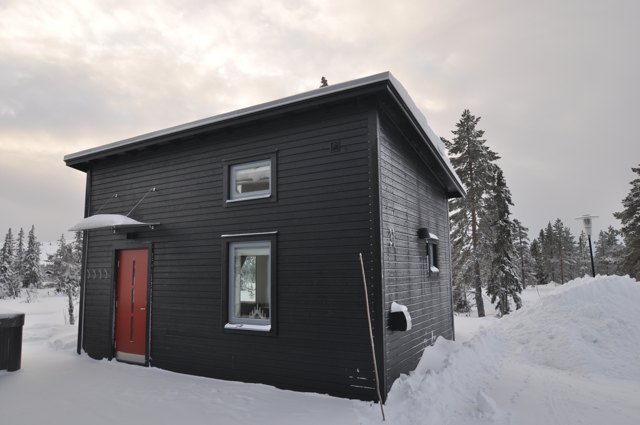 En bild på stuga E25, Tallmyrsslingan 31 lilla