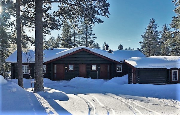 Mysig parstuga för storfamiljen att fira jul i.