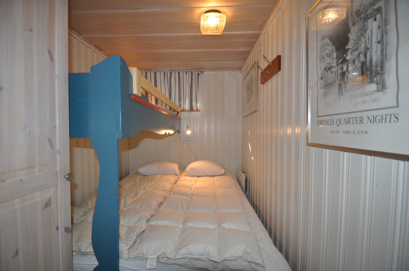 Sovrum 3 med 1 st våningssäng och bredare underslaf