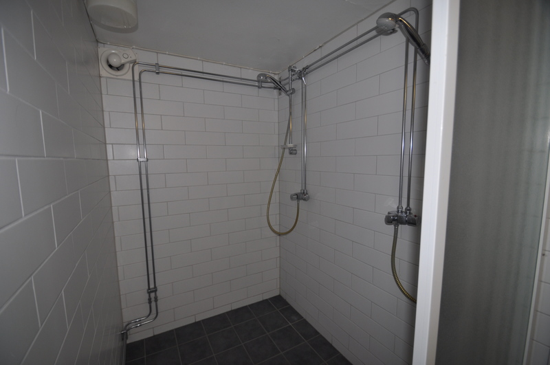 Duschrum med 2 duschar källare
