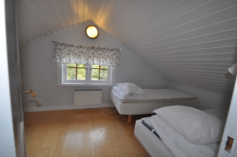 Sovrum 4 på loftet med 2 enkelsängar