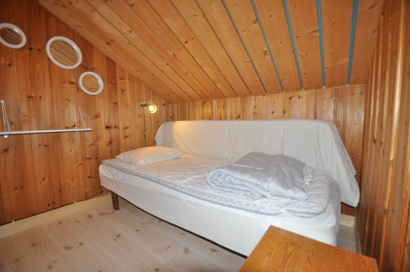 Sovrum 2 på loftet, med 2st enkelsängar