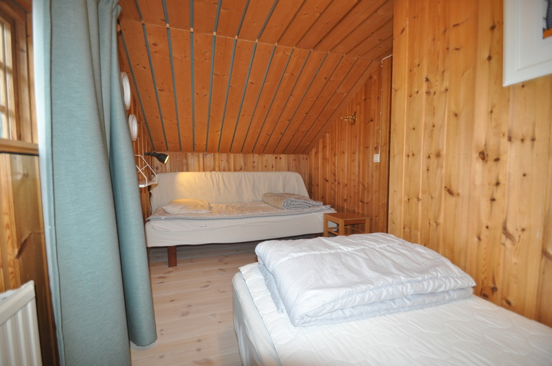 Sovrum 2 på loftet, med 2st enkelsängar