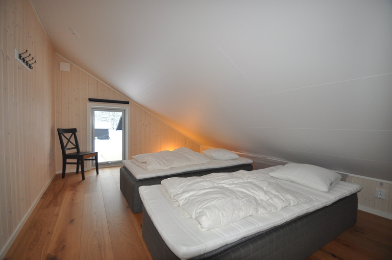 Sovrum 3 på loft med två enkelsängar