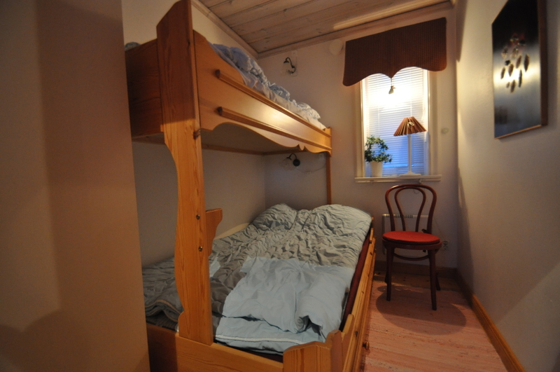 Sovrum 2 med en våningssäng (bredare underslaf)